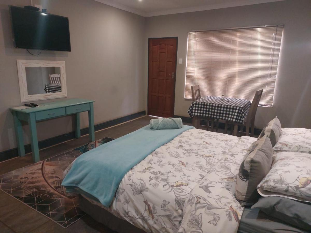 Wisteria Lane Guesthouse Postmasburg Экстерьер фото