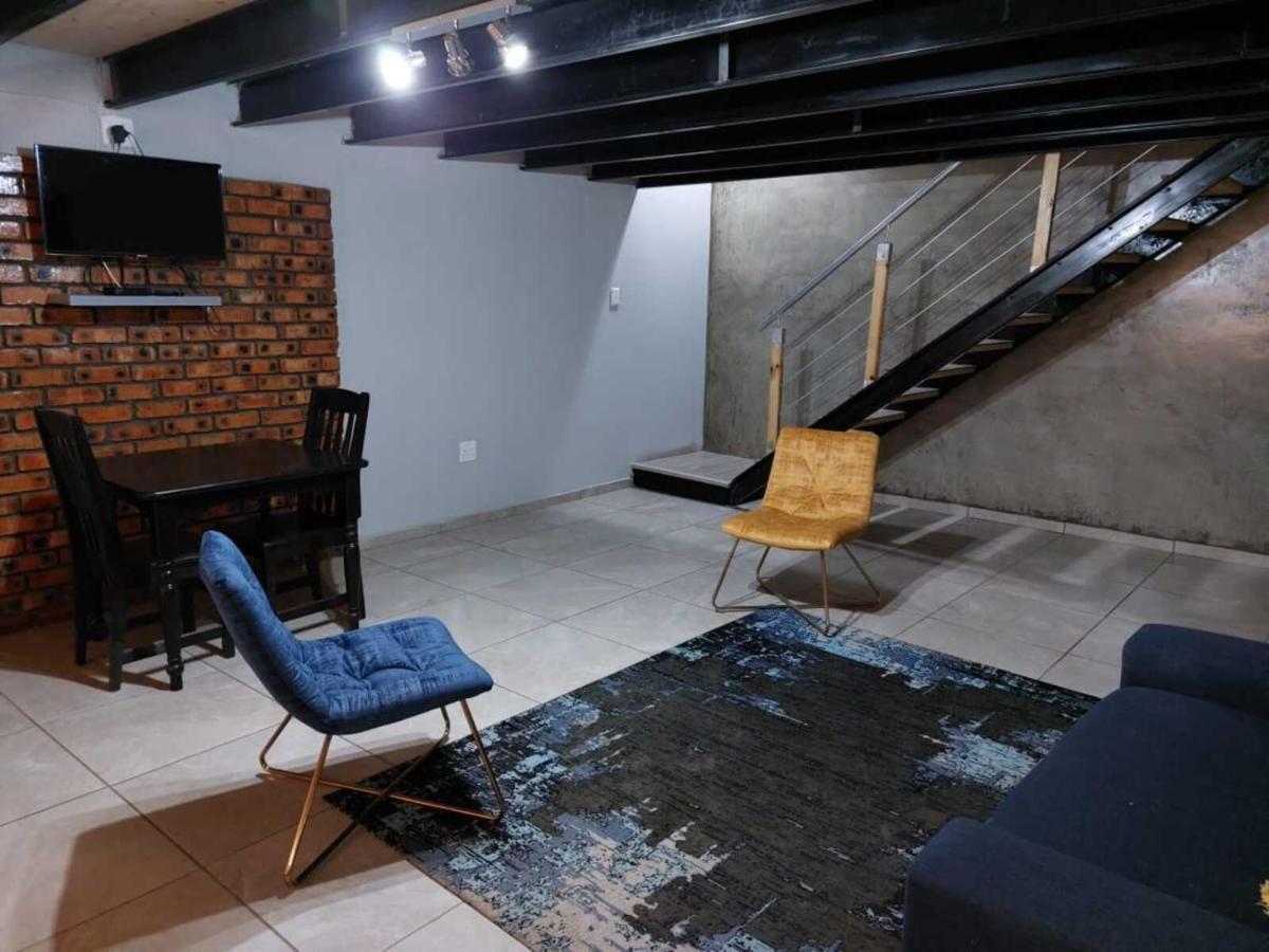 Wisteria Lane Guesthouse Postmasburg Экстерьер фото