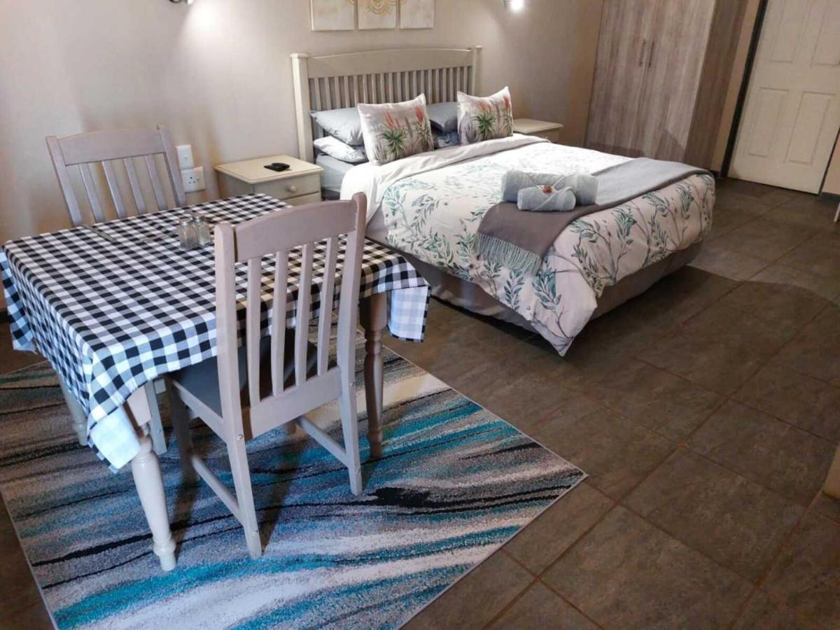 Wisteria Lane Guesthouse Postmasburg Экстерьер фото