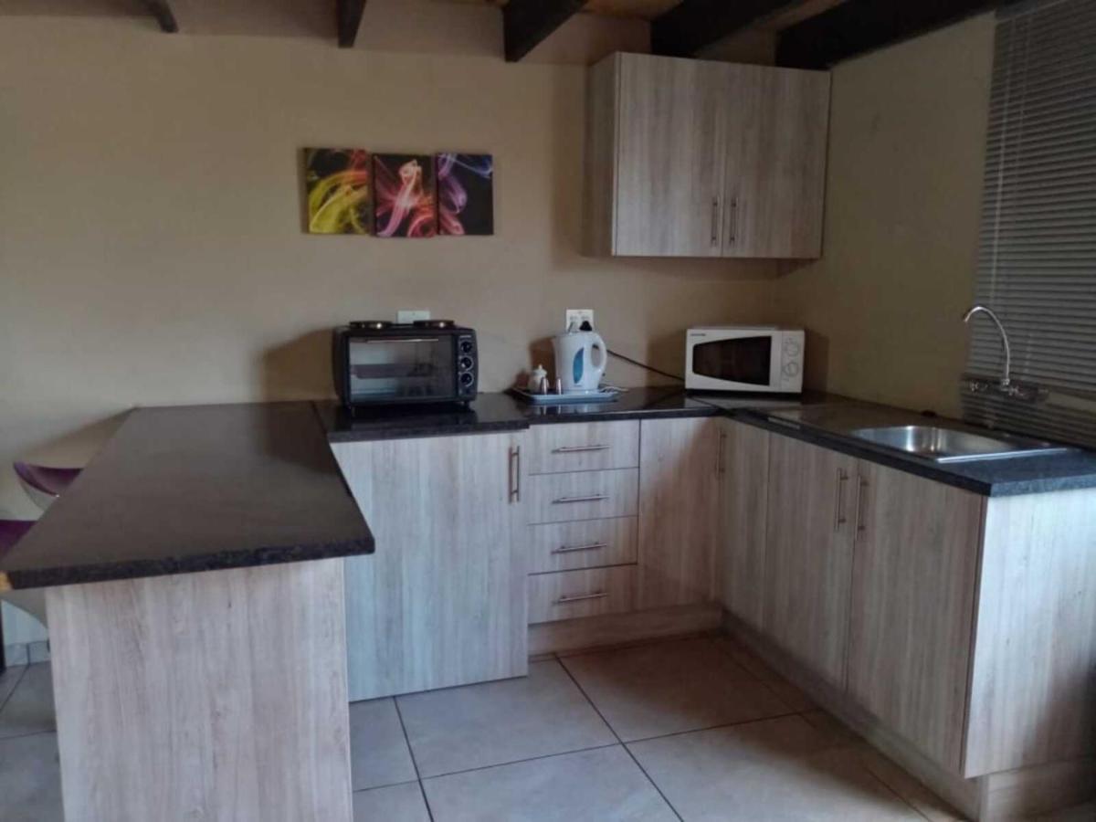 Wisteria Lane Guesthouse Postmasburg Экстерьер фото
