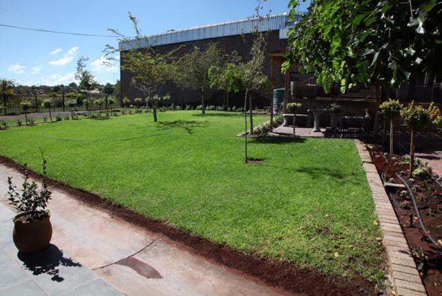 Wisteria Lane Guesthouse Postmasburg Экстерьер фото